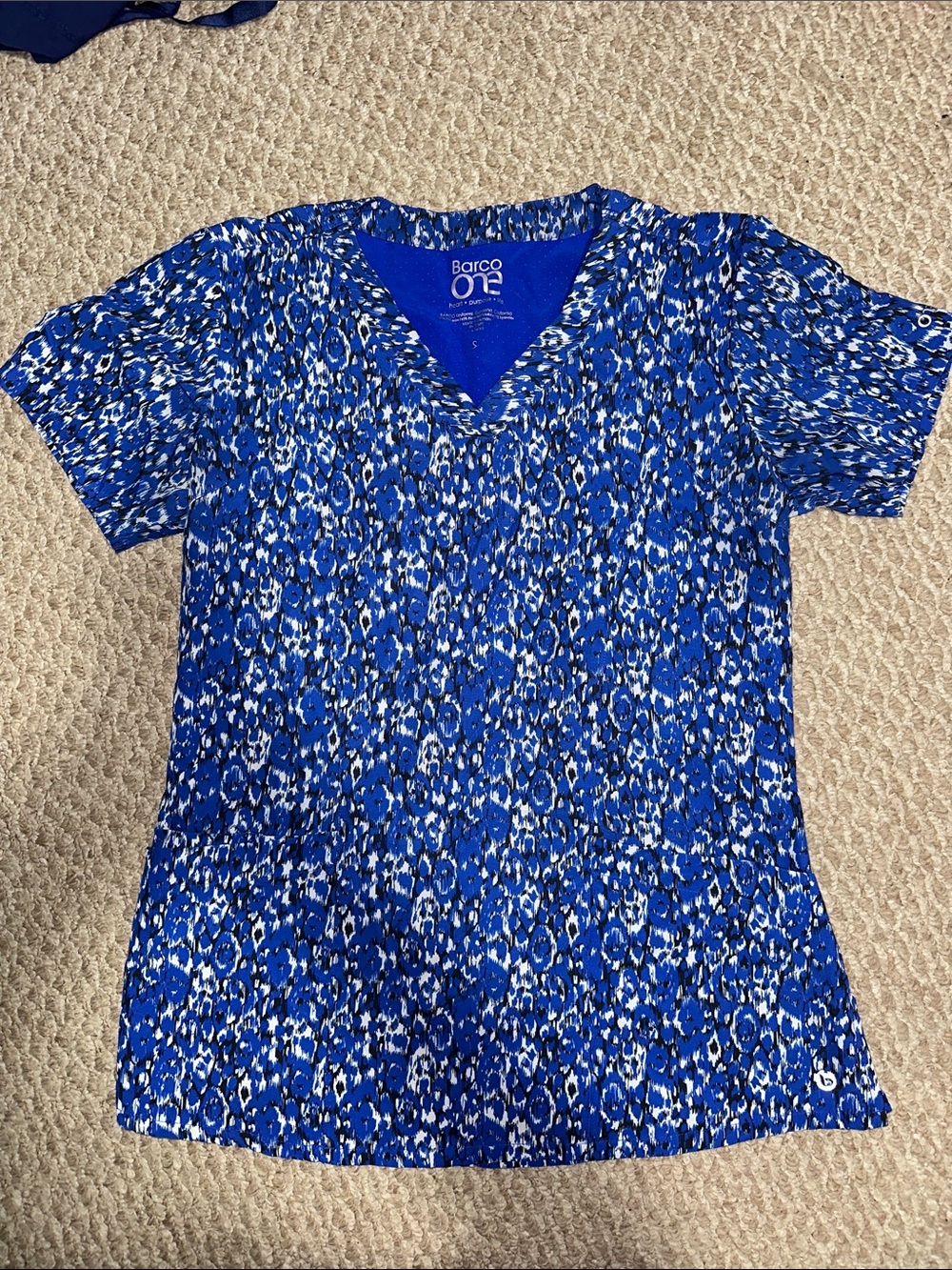 Barco Uniforms Blue and White Patterned V-Neck Women’s Short Sleeve Top